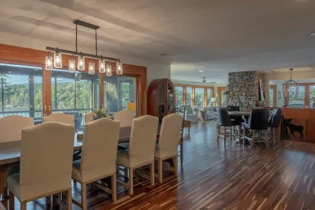 Breathtaking Lake & Mountain Views & Private Dock. Enjoyable Year Round!