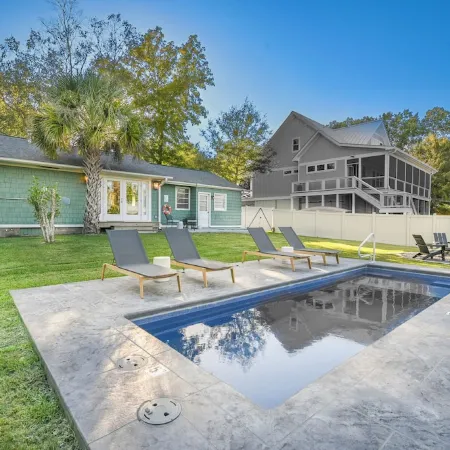 Peaceful 3Br, Private Pool & Marsh Views Minutes from Charleston & Beaches
