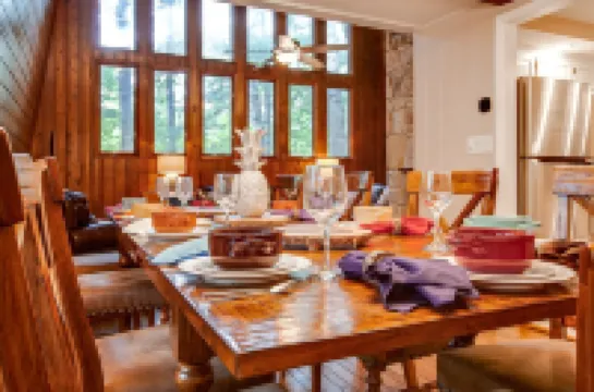 Pineapple Lodge: Mountain Vibes~Game Room~Grill~Loads of Space