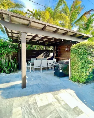 Modern 4-BR Oasis with Private Pool, Near Beach in Lighthouse Point Отели рядом с достопримечательностью «Парк Дирфилд Айленд»