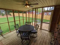 Remodeled Bungalow walking distance to Augusta National