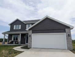 Charming 2-bedroom country house near South Bend and Potato Creek with WiFi, AC.