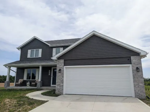 Charming 2-bedroom country house near South Bend and Potato Creek with WiFi, AC.