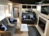 Newly renovated, Reserved Parking, Rooftop Deck, HVAC Steps to Bay Beach & Shops