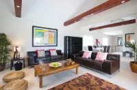 Modern villa with heated pool, wifi and air conditioning in Los Mojones