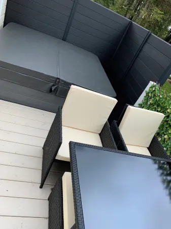 Leave the world behind and relax under the stars at Nebula Lodge Отели в г. Ньютон-он--Мур энд Сварленд