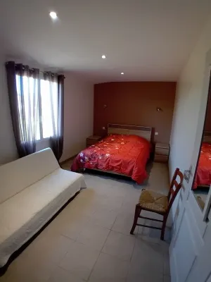 House bungalow with garden and terrace, 1100m2 property, 8 person, Các khách sạn ở Saint-Denis-d'Oleron