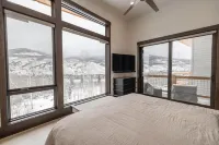 Colorado Rocky Mtn Private Retreat 5BR + Bonus Guest House! April + May Specials