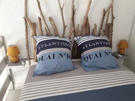 T2 refurbished beach shops on foot in Vaux/Mer (between Royan and St palais)