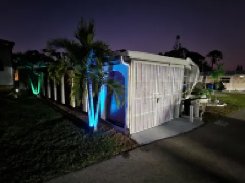 Cozy cottage at Sunseekers Resort. Pool, pets,pickleball,close to everything! Hotels in North Fort Myers