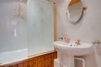 Penny Post Cottage - charming character cottage on the edge of the Lake District Hotels near Silverdale