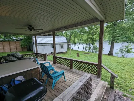 Cool River Cottage - on the Little Red River Отели в г. Cleburne County