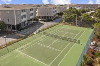 OIB - 3 bedrooms - 3 pools - 400 steps to the beach!