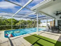 Sunrise Family Haven: Private Pool & Scenic Vistas Hotels in Sunrise