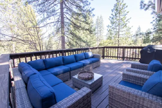 *New* Dog friendly Classic A-frame Cabin with A/C