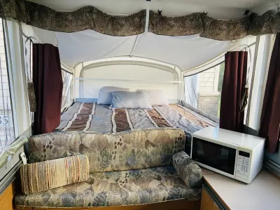 Portable Travel Popup Camper Pet Friendly AC/Heat