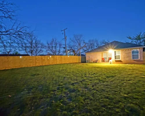 4 Bedroom-2 King Beds GREAT location, minutes to AT&T Stadium and DFW Airport! Отели в г. Юлесс