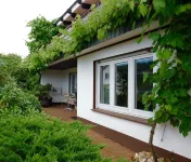 Quiet charming apartment overlooks the vineyards! Hotels in Bullay