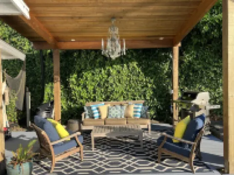 End of the Point - Cottage         - - Book Now for the 2026 World Cup - -