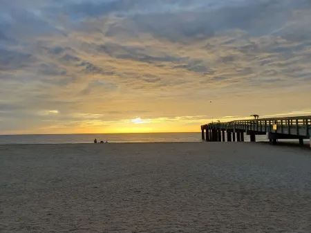 Olde Towne Beach Life - The Best of Both Worlds Отели в г. Сейнт Огастин Бич