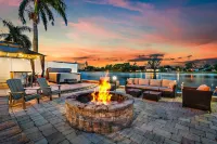 NEW! Drift Inn-Lakefront Home w/ Hot Tub, Outdoor Bar, Golf! Hotels in Lantana