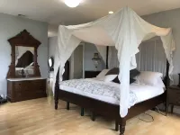 Gentleman’s Farm Mountain Views Gourmet Kitchen Fire Pit Hike Ski Sleep 10 Pets!