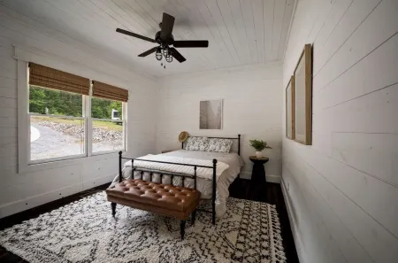 Curry Getaway on South Bay Lake Property