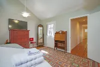 NEW! Regents Park Resort ~ Sparkling Pool, Tennis, Basketball, and Pickleball! ~