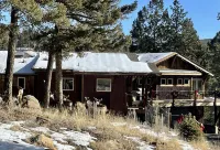 Serene and sunny paradise with Pikes Peak views, chef’s kitchen & Trager