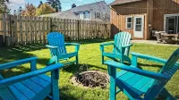 Fire pit, grill, patio, and blocks from Lake Michigan beach!