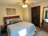 Peaceful 3-Bedroom 1 1/2 Bath Cabin on a Serene, Secluded Lake