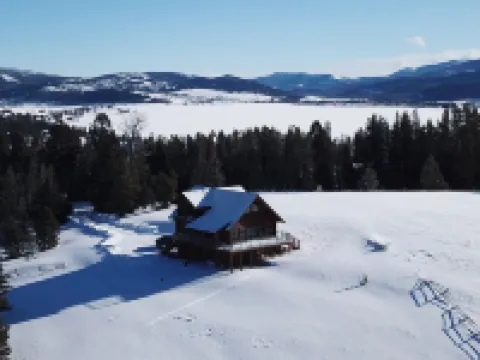 Georgetown Lake Escape with Starlink Hotels in Granite County