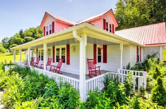 42 acres with Dramatic Mtn. Views...Close to Appalachian Trail