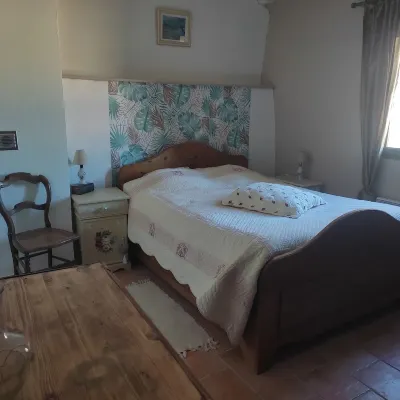 House in the center of Tourtour Hotels in Tourtour