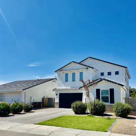 Coastal contemporary modern home 5mins from Schnepf farms