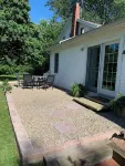 Cozy 1814 farmhouse minutes to wineries, parks, golf and Lake Erie.