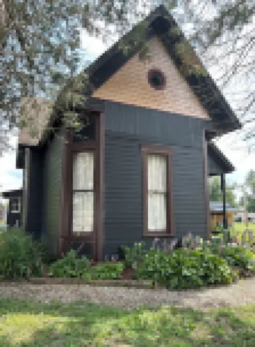 Under Renovation for an Even Bigger  & Better Experience! We’re so Excited! 帕克縣酒店