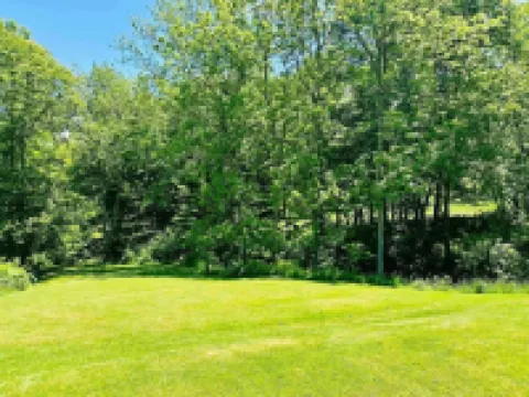 Cozy home in the heart of Hocking Hills * with Hot Tub * 馬裏恩酒店