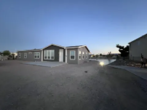 The One MoreOn the water with semi private beach and launch Hotels in Mohave Valley