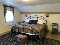 Historic IronMaster House at Springfield Falls Hotels in Springfield Township