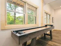 Brand NEW Build! Five Master Suites~Bunk Room~INDOOR POOL, Game ROOM & Hot Tub! Hotels in McHenry