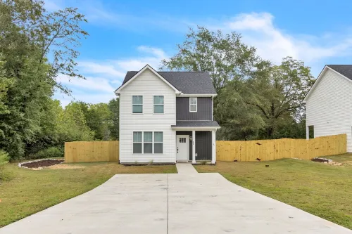 Sleek 3BR Pet-Friendly Oasis, Close to City