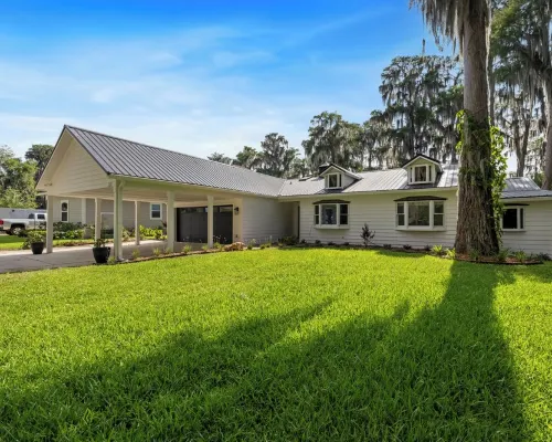 Modern LAKE HOUSE on Lake Santa Fe near Gville/UF Hotels in Bradford County