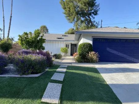 Luxury 2022 fully remodeled in Calabasas Отели в г. Калабасас