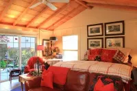 Quiet wooded Guest Cottage