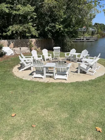 PRIVATE LAKESIDE BLISS-2 BR APARTMENT-STUNNING LAKE WYLIE VIEW FROM PRIVATE DECK Отели в г. York County