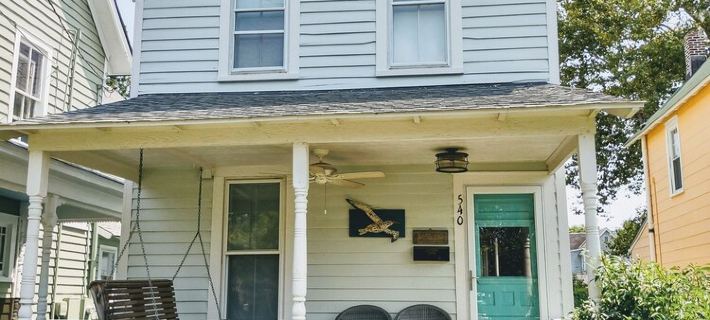 Cozy Cottage - quaint and comfy - 5 blocks to the beach, 1 block to Mason Ave. Hotels in Cape Charles