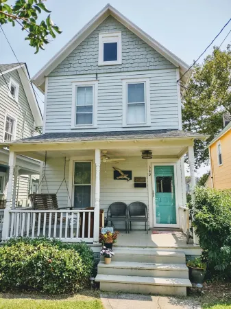 Cozy Cottage - quaint and comfy - 5 blocks to the beach, 1 block to Mason Ave.
