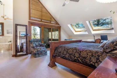 Alpine Mansion, 9Bd + Loft Br Sleeps 24 Huge 8000 sq ft Exclusive Beaver Creek! Hotels near Stone Creek
