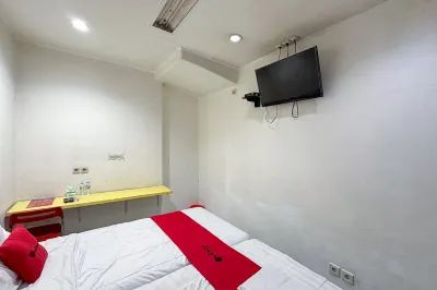 RedDoorz @ Taman Galaxy Bekasi Hotel dekat Gor